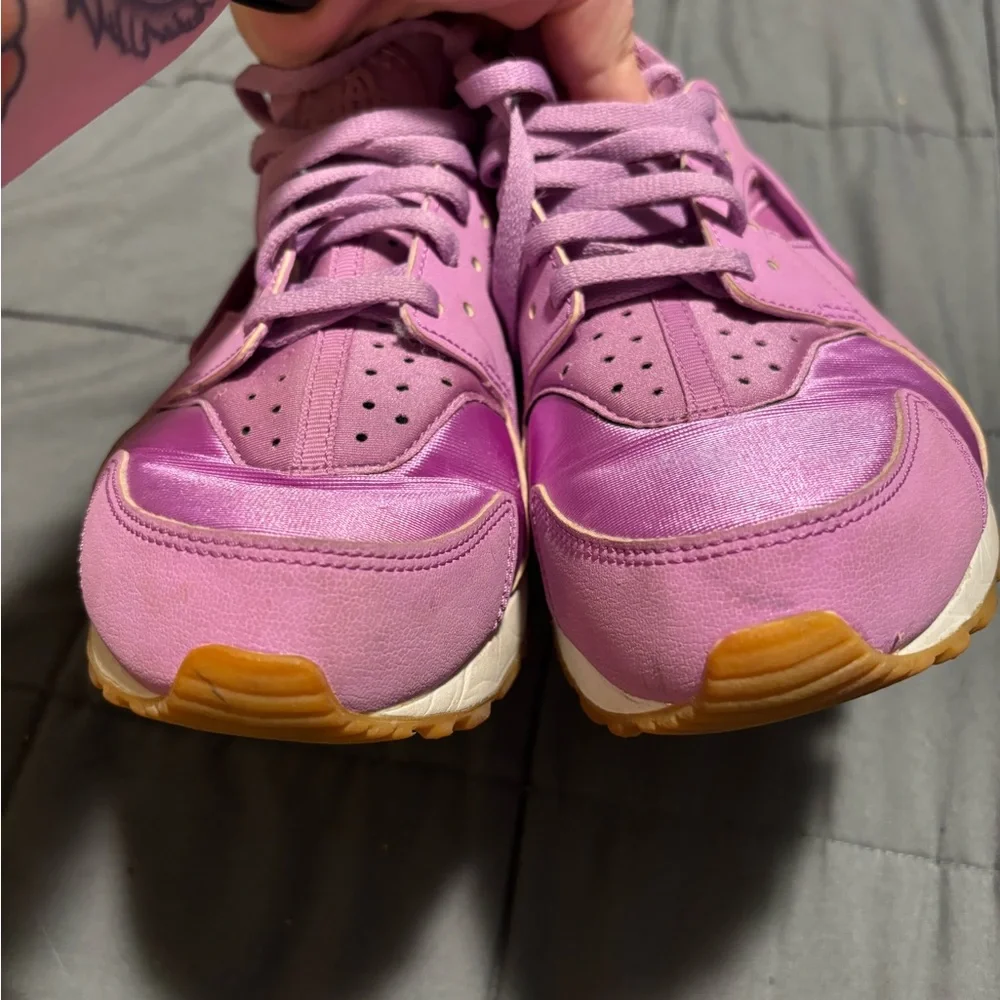 NIKE Air Huarache Run FG 'Fuchsia Glow' Sneakers - Picture 6 of 8